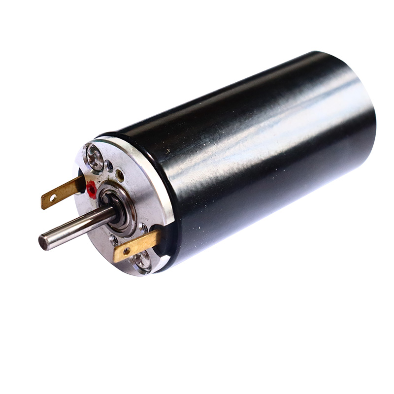 Zavedenie 26 mm uhlíkového jednosmerného motora